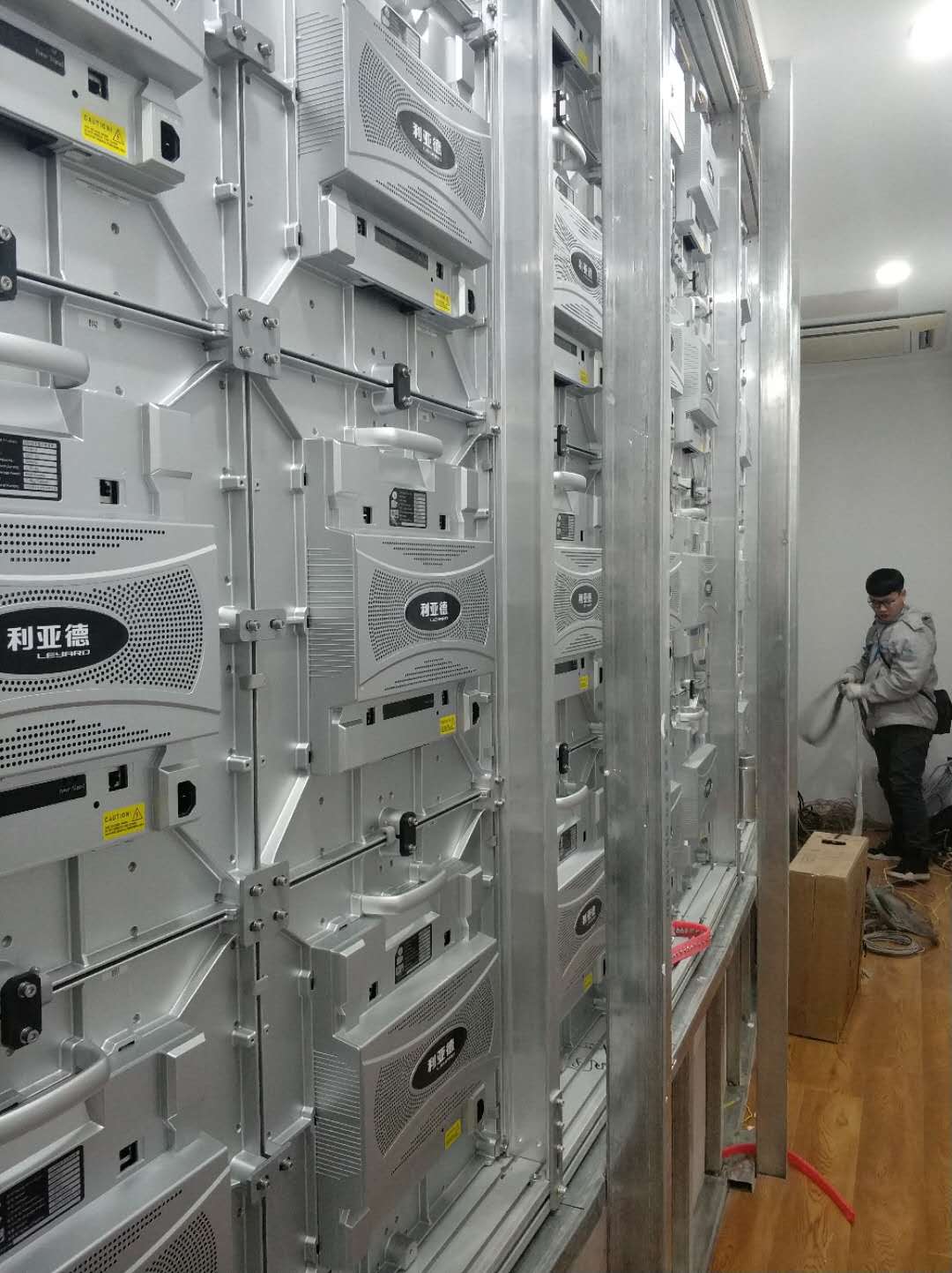 青島陸達投資有限公司監(jiān)控、LED屏及公共廣播項目